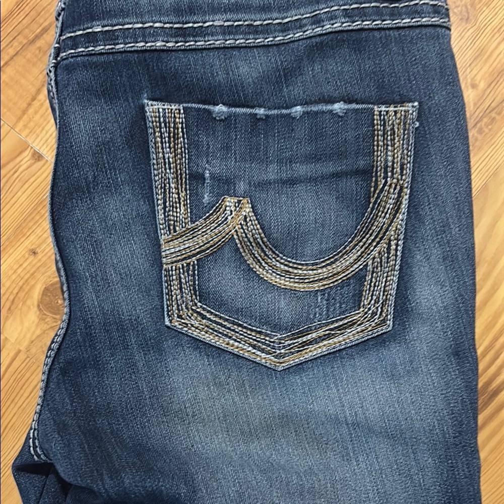 Classic Blue capris with Faded Wash - Picture 8 of 9